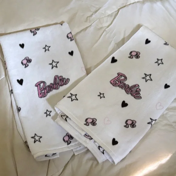 Barbie accent hand towels - White with Pink and Black Patterns - Picture 3 of 4